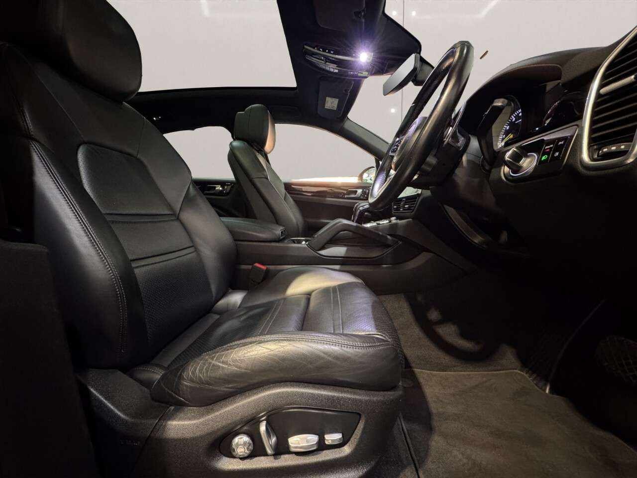 2019 PORSCHE CAYENNE 2019 PORSCHE CAYENNE