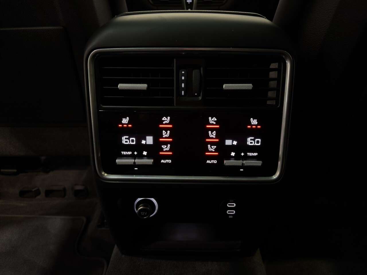 2019 PORSCHE CAYENNE 2019 PORSCHE CAYENNE