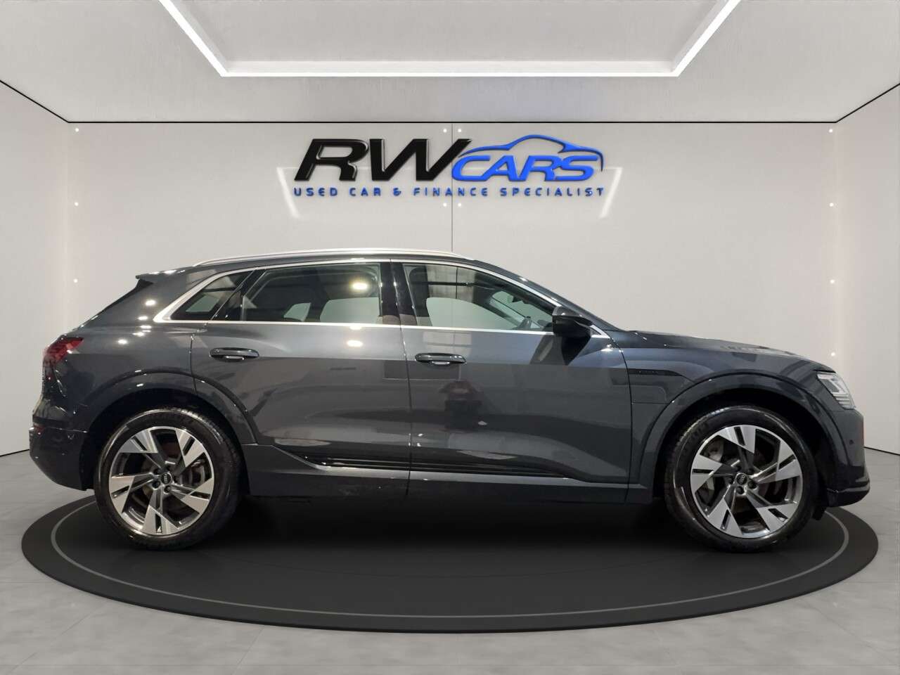 2023 AUDI Q8 E-TRON 2023 AUDI Q8 E-TRON