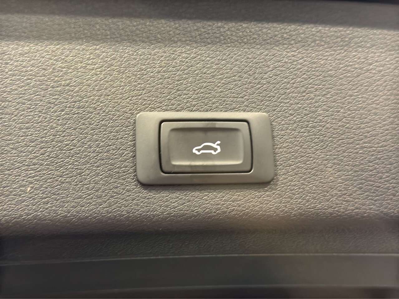 2023 AUDI Q8 E-TRON 2023 AUDI Q8 E-TRON
