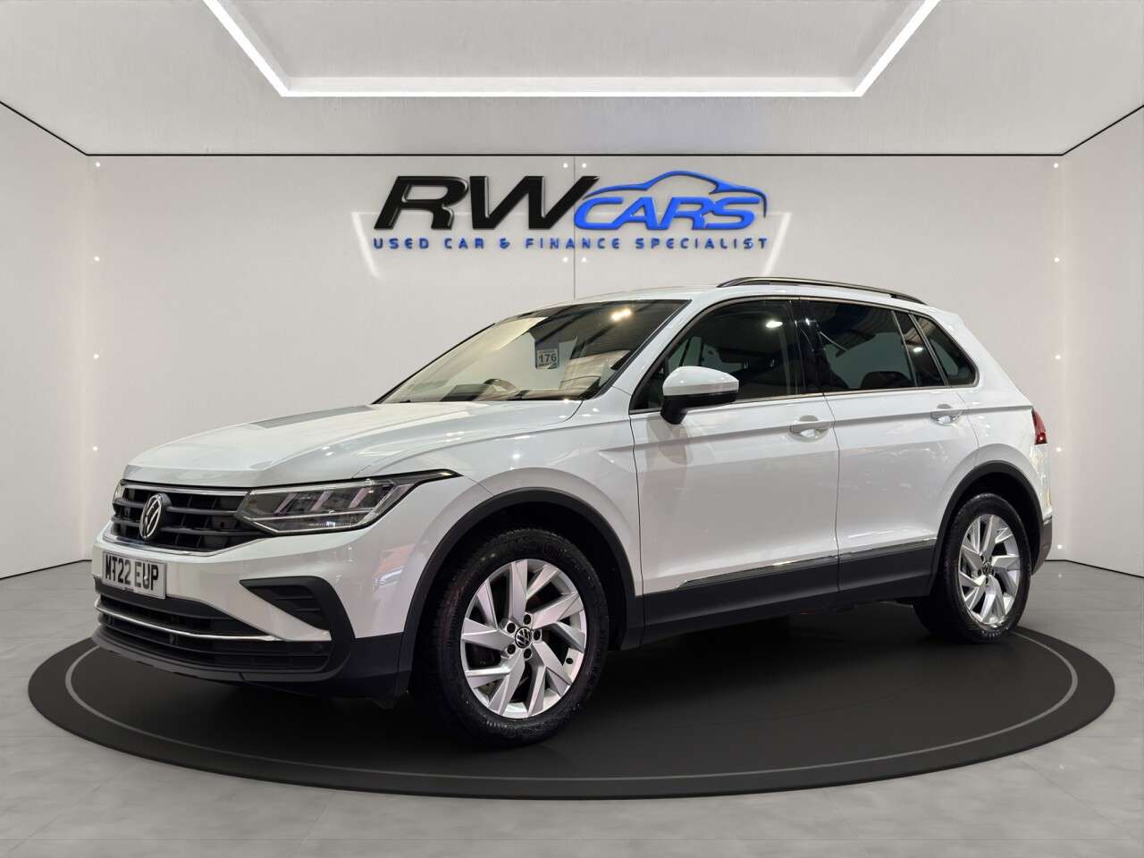 A 2022 VOLKSWAGEN TIGUAN 1.5 TSI Life SUV 5dr Petrol Manual Euro 6 (s/s) (150 ps) A 2022 VOLKSWAGEN TIGUAN 1.5 TSI Life SUV 5dr Petrol Manual Euro 6 (s/s) (150 ps)