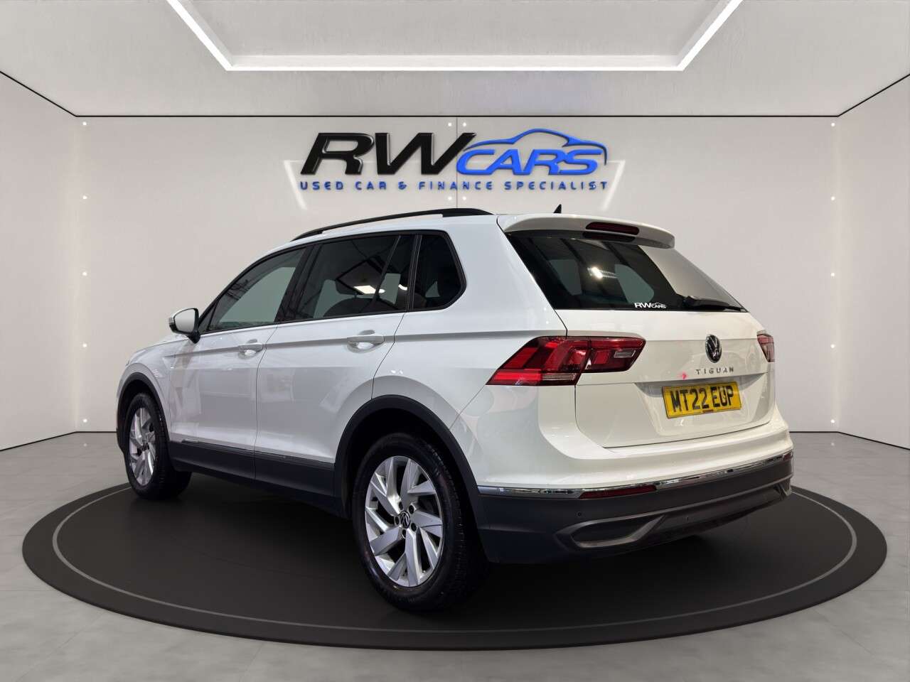 A 2022 VOLKSWAGEN TIGUAN 1.5 TSI Life SUV 5dr Petrol Manual Euro 6 (s/s) (150 ps) A 2022 VOLKSWAGEN TIGUAN 1.5 TSI Life SUV 5dr Petrol Manual Euro 6 (s/s) (150 ps)