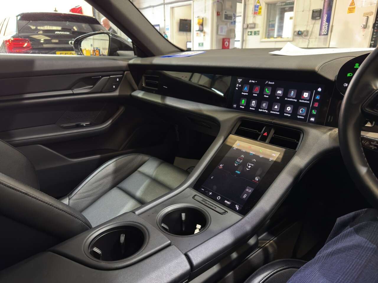 2022 PORSCHE TAYCAN 2022 PORSCHE TAYCAN