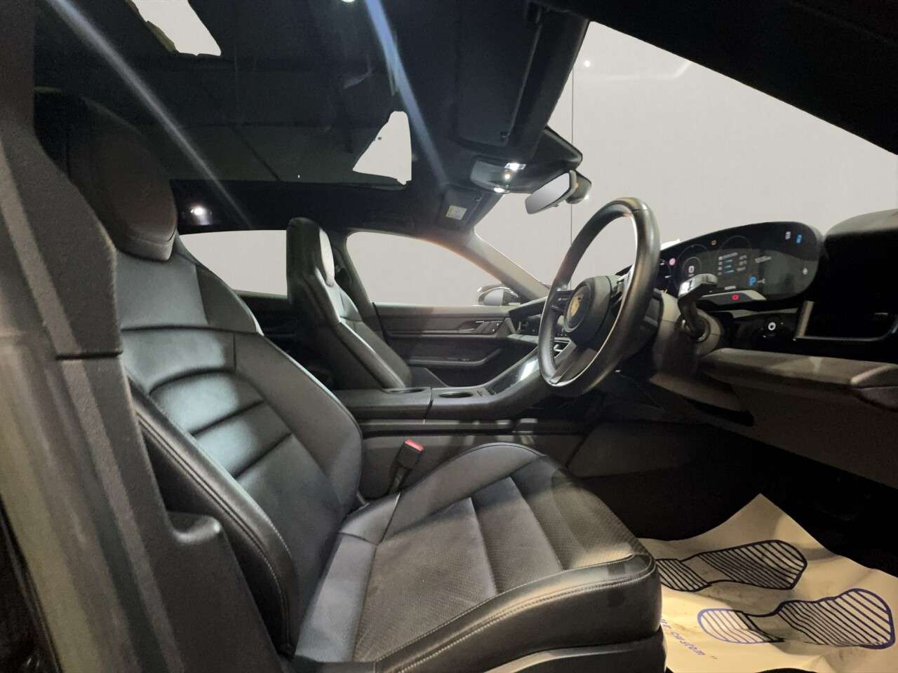 2022 PORSCHE TAYCAN 2022 PORSCHE TAYCAN