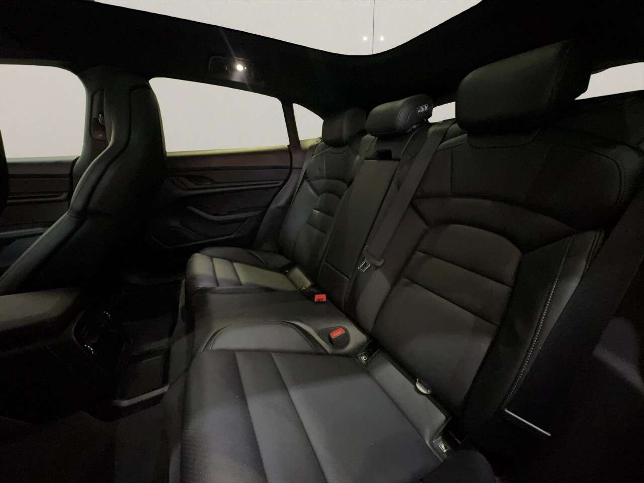 2022 PORSCHE TAYCAN 2022 PORSCHE TAYCAN
