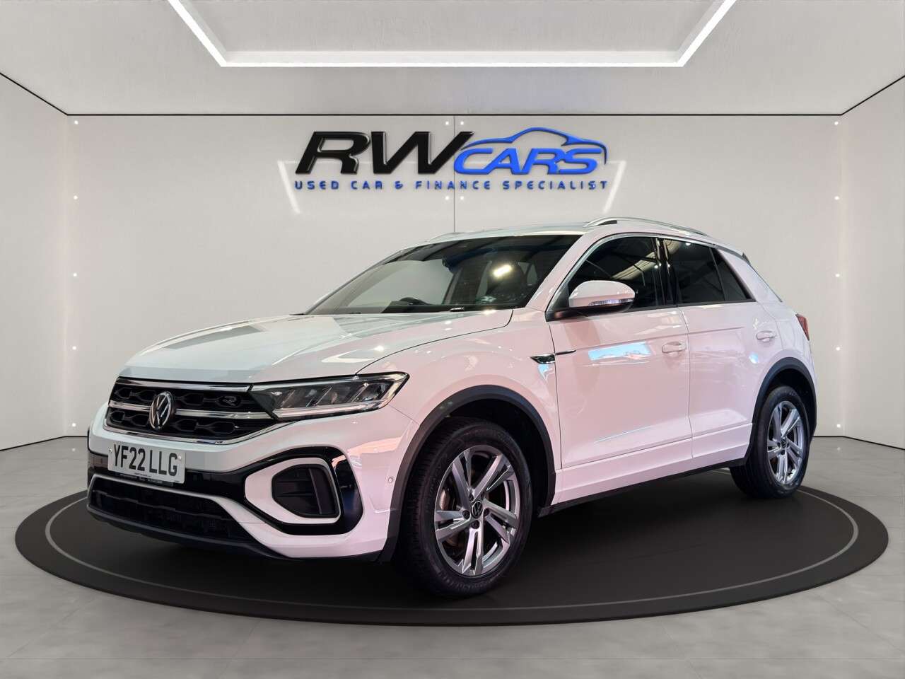 A 2022 VOLKSWAGEN T-ROC 1.5 TSI R-Line SUV 5dr Petrol DSG Euro 6 (s/s) (150 ps) A 2022 VOLKSWAGEN T-ROC 1.5 TSI R-Line SUV 5dr Petrol DSG Euro 6 (s/s) (150 ps)