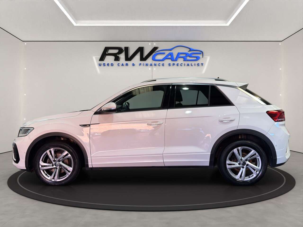 A 2022 VOLKSWAGEN T-ROC 1.5 TSI R-Line SUV 5dr Petrol DSG Euro 6 (s/s) (150 ps) A 2022 VOLKSWAGEN T-ROC 1.5 TSI R-Line SUV 5dr Petrol DSG Euro 6 (s/s) (150 ps)