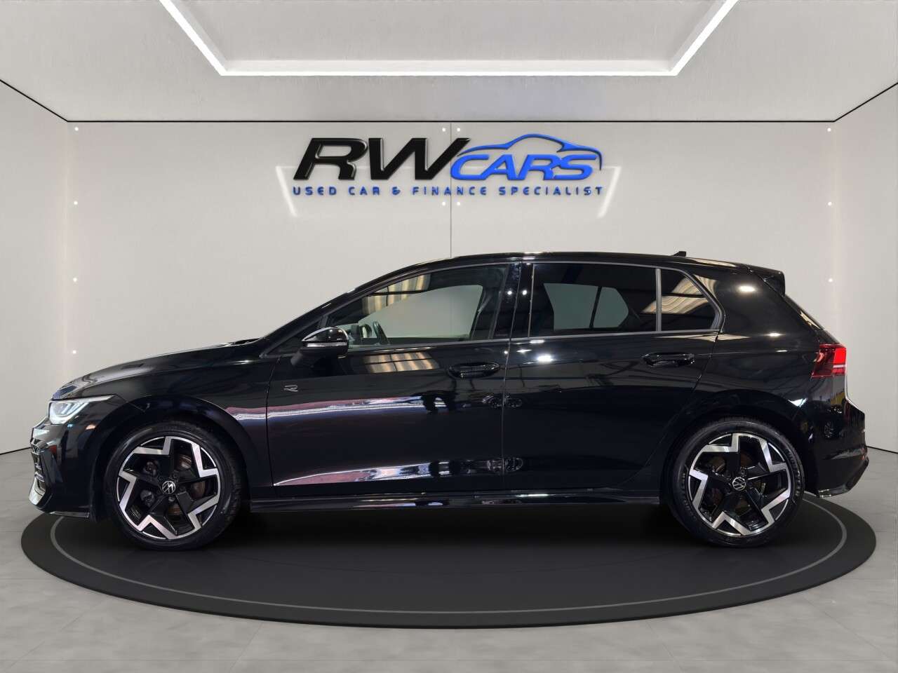 A 2025 VOLKSWAGEN GOLF 1.5 TSI R-Line Hatchback 5dr Petrol Manual Euro 6 (s/s) (150 ps) A 2025 VOLKSWAGEN GOLF 1.5 TSI R-Line Hatchback 5dr Petrol Manual Euro 6 (s/s) (150 ps)