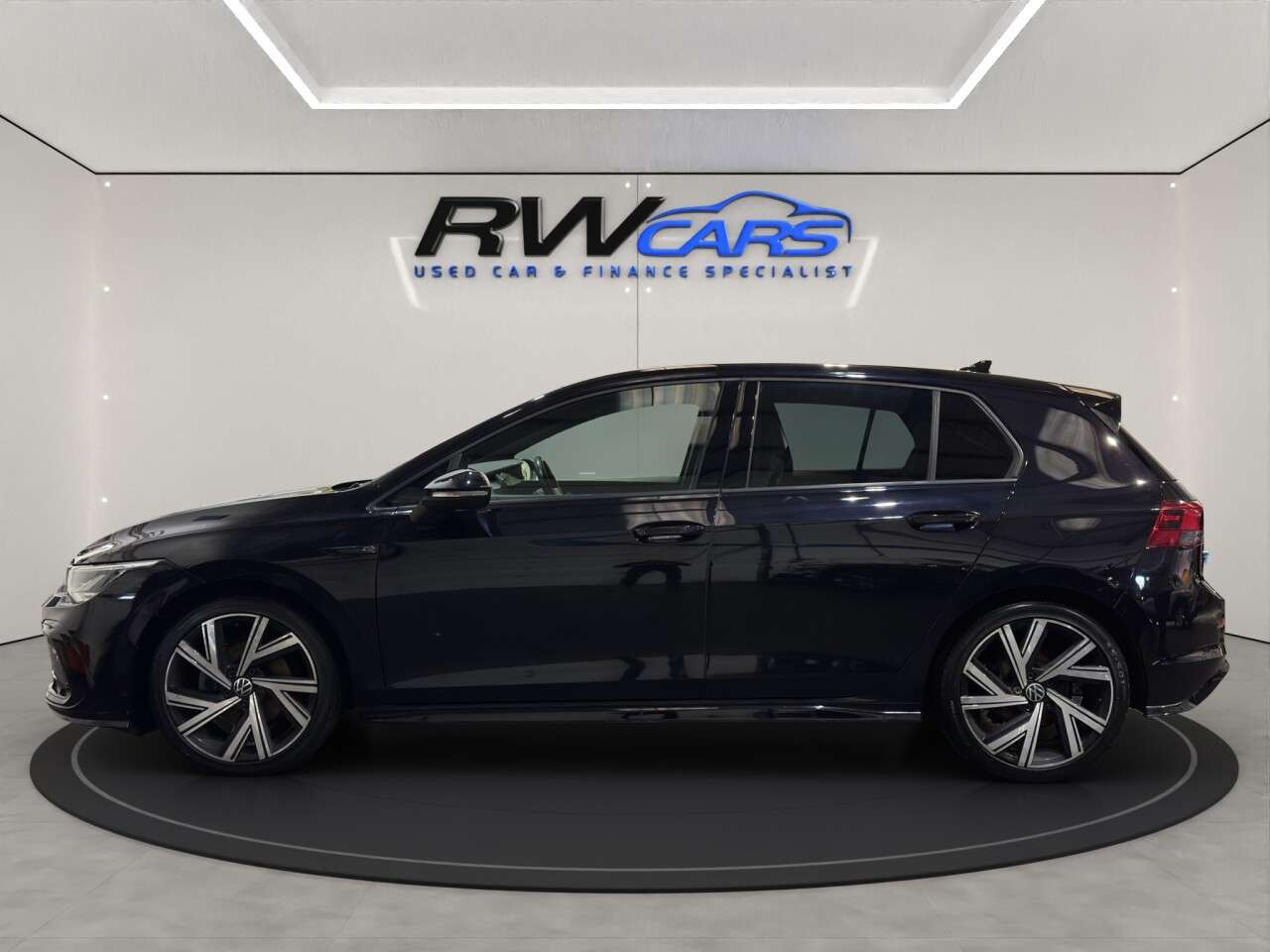 A 2021 VOLKSWAGEN GOLF 1.5 TSI R-Line Hatchback 5dr Petrol Manual Euro 6 (s/s) (150 ps) A 2021 VOLKSWAGEN GOLF 1.5 TSI R-Line Hatchback 5dr Petrol Manual Euro 6 (s/s) (150 ps)