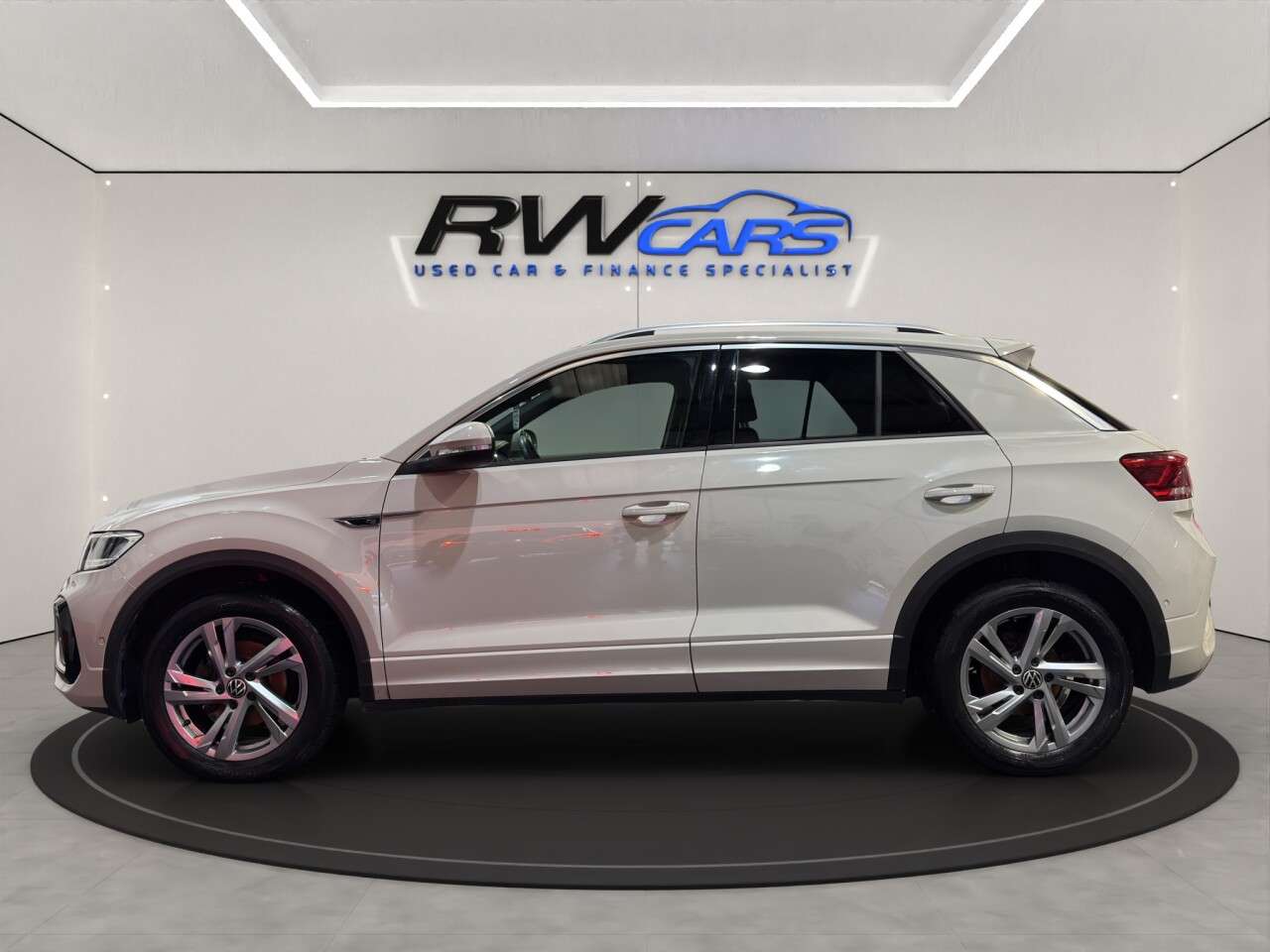A 2023 VOLKSWAGEN T-ROC 1.5 TSI R-Line SUV 5dr Petrol Manual Euro 6 (s/s) (150 ps) A 2023 VOLKSWAGEN T-ROC 1.5 TSI R-Line SUV 5dr Petrol Manual Euro 6 (s/s) (150 ps)