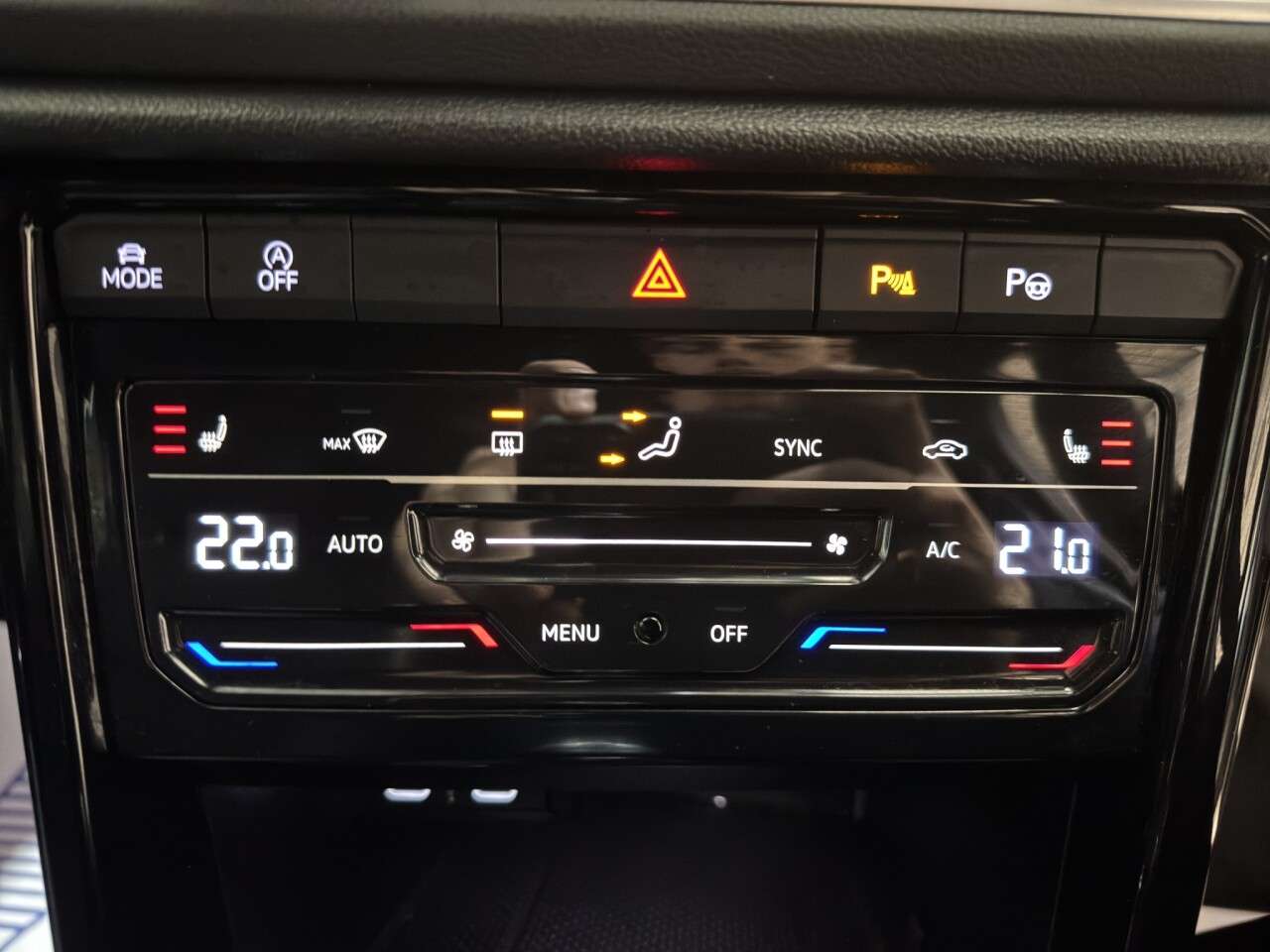 2023 VOLKSWAGEN T-ROC 2023 VOLKSWAGEN T-ROC
