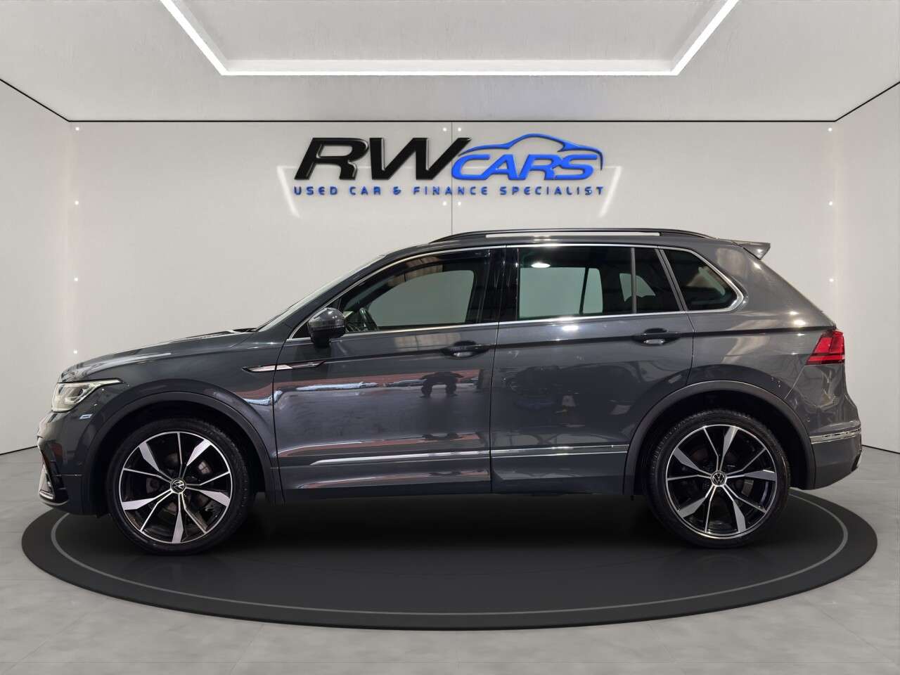 A 2023 VOLKSWAGEN TIGUAN 1.5 TSI R-Line SUV 5dr Petrol DSG Euro 6 (s/s) (150 ps) A 2023 VOLKSWAGEN TIGUAN 1.5 TSI R-Line SUV 5dr Petrol DSG Euro 6 (s/s) (150 ps)