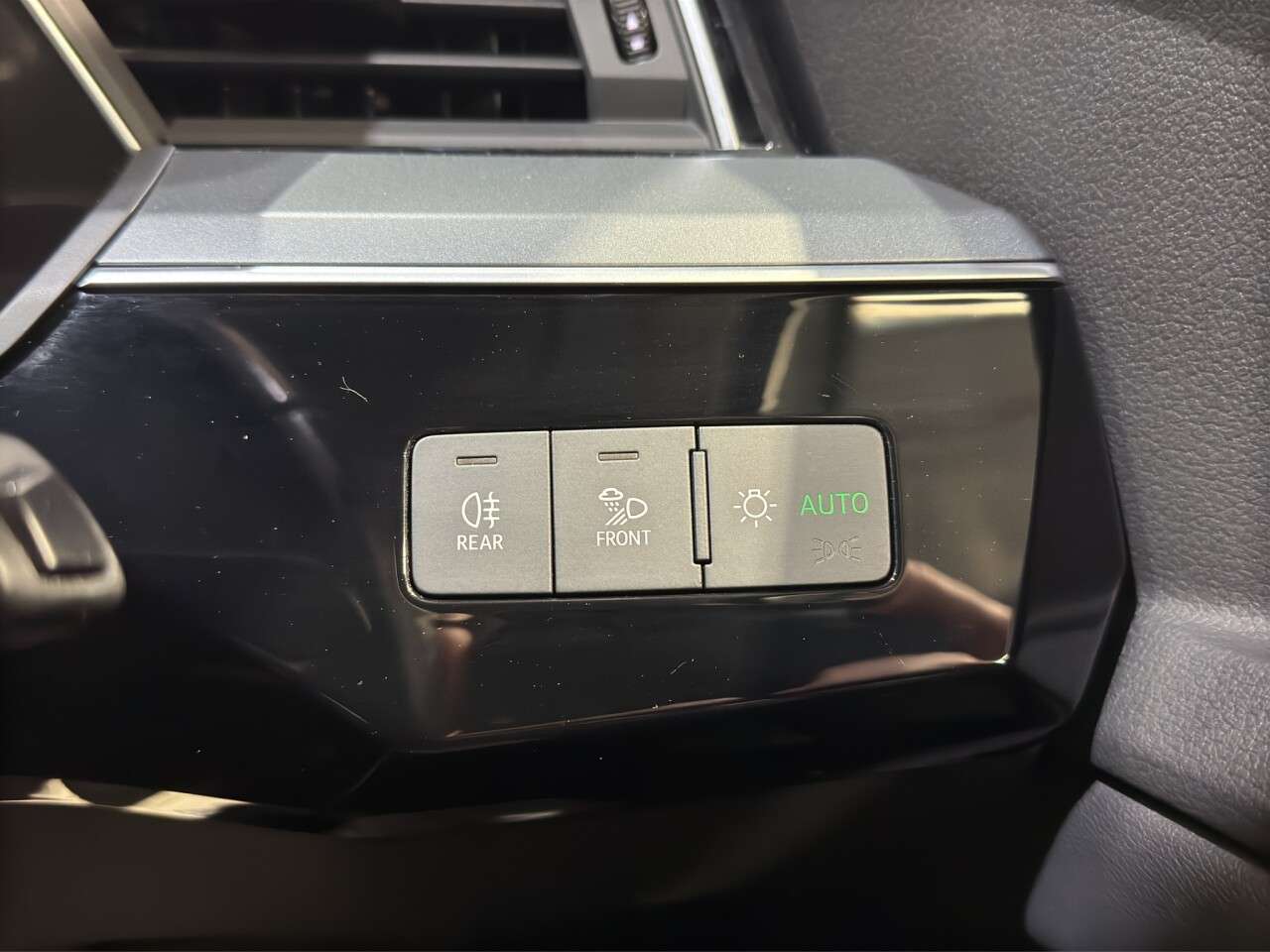 2023 AUDI Q8 E-TRON 2023 AUDI Q8 E-TRON