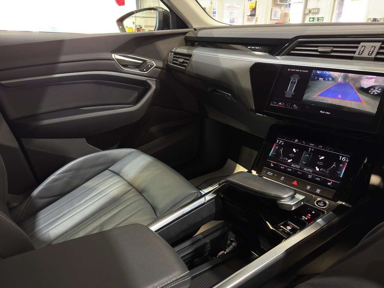 2023 AUDI Q8 E-TRON 2023 AUDI Q8 E-TRON