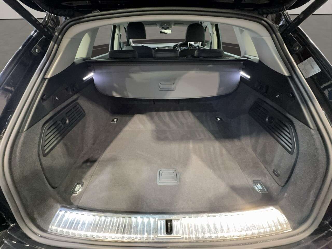 2023 AUDI Q8 E-TRON 2023 AUDI Q8 E-TRON