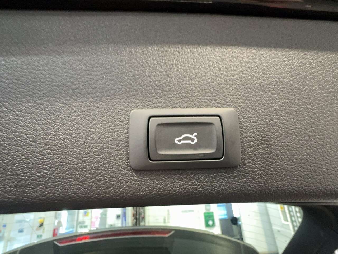 2023 AUDI Q8 E-TRON 2023 AUDI Q8 E-TRON