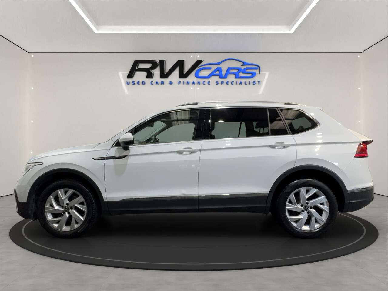 A 2023 VOLKSWAGEN TIGUAN ALLSPACE 1.5 TSI Life SUV 5dr Petrol DSG Euro 6 (s/s) (150 ps) A 2023 VOLKSWAGEN TIGUAN ALLSPACE 1.5 TSI Life SUV 5dr Petrol DSG Euro 6 (s/s) (150 ps)
