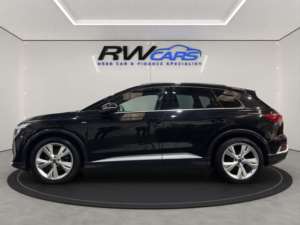 A 2022 AUDI Q4 E-TRON 35 S line SUV 5dr Electric Auto 55kWh (170 ps) A 2022 AUDI Q4 E-TRON 35 S line SUV 5dr Electric Auto 55kWh (170 ps)