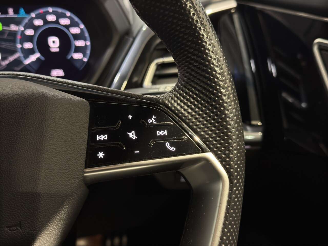 2022 AUDI Q4 E-TRON 2022 AUDI Q4 E-TRON