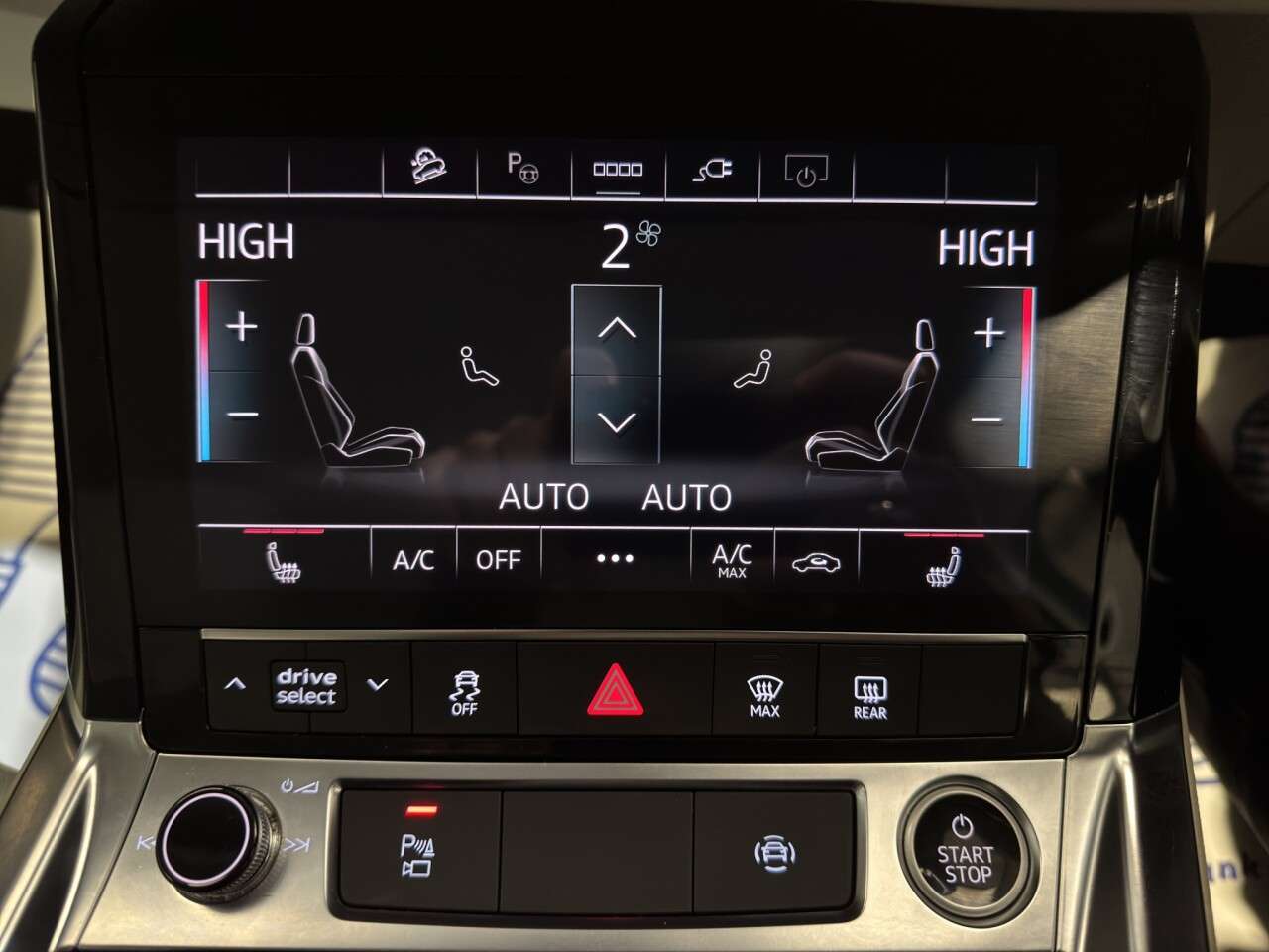 2023 AUDI Q8 E-TRON 2023 AUDI Q8 E-TRON