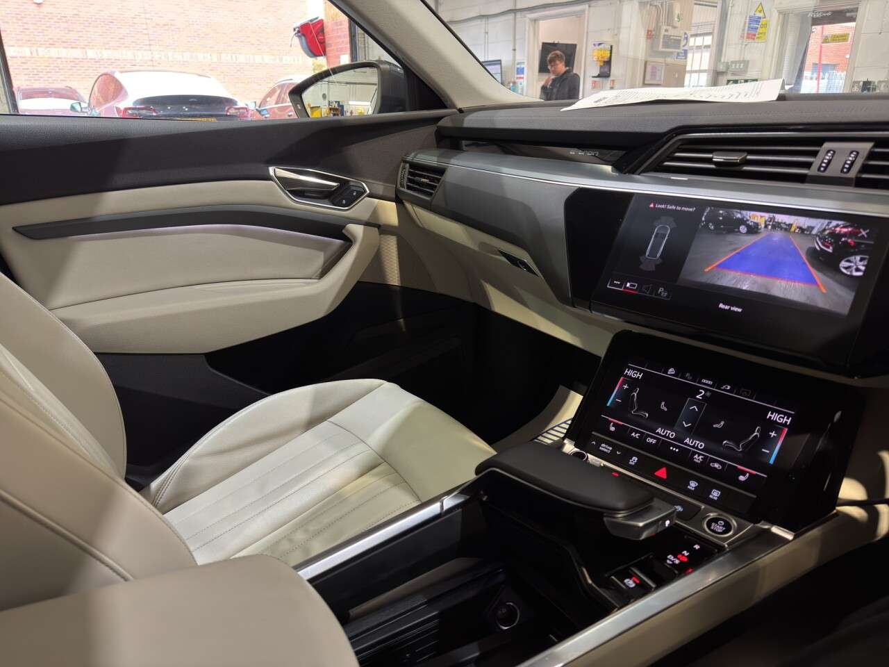 2023 AUDI Q8 E-TRON 2023 AUDI Q8 E-TRON