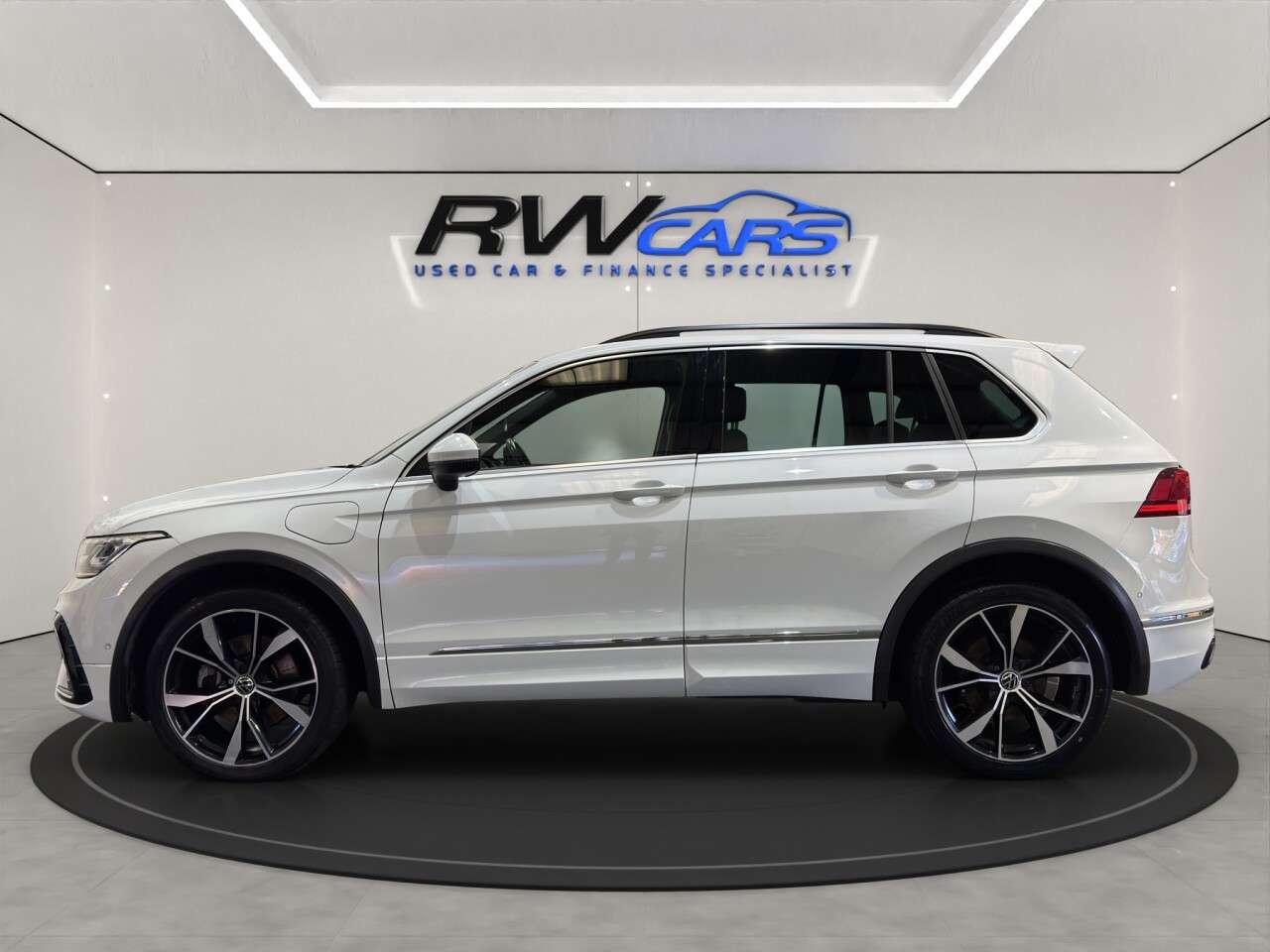 A 2023 VOLKSWAGEN TIGUAN 1.4 TSI 13kWh R-Line SUV 5dr Petrol Plug-in Hybrid DSG Euro 6 (s/s) (245 ps A 2023 VOLKSWAGEN TIGUAN 1.4 TSI 13kWh R-Line SUV 5dr Petrol Plug-in Hybrid DSG Euro 6 (s/s) (245 ps