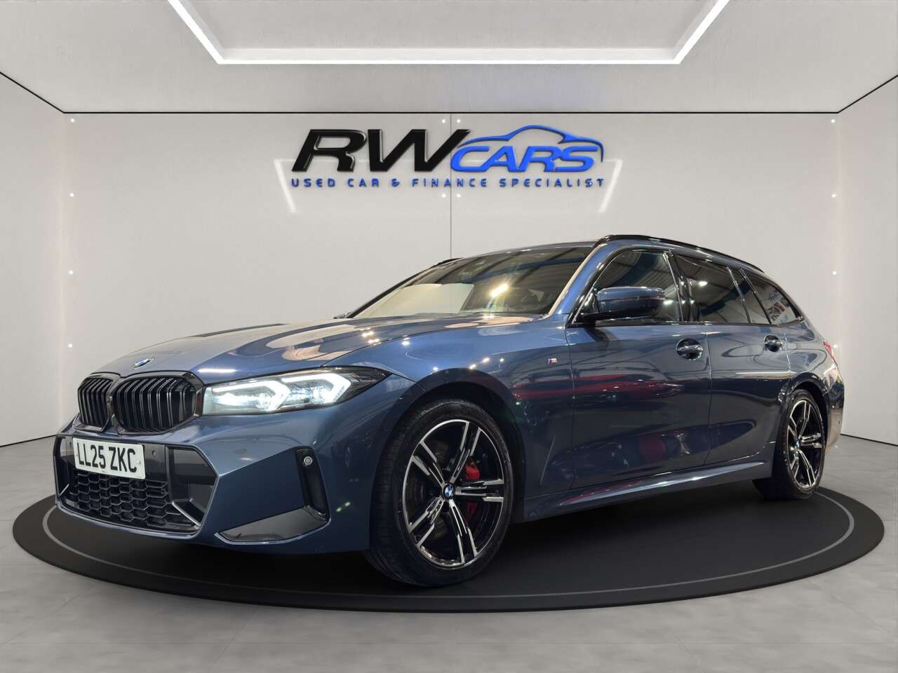 A 2025 BMW 3 SERIES 2.0 320i M Sport Touring 5dr Petrol Auto Euro 6 (s/s) (184 ps) A 2025 BMW 3 SERIES 2.0 320i M Sport Touring 5dr Petrol Auto Euro 6 (s/s) (184 ps)