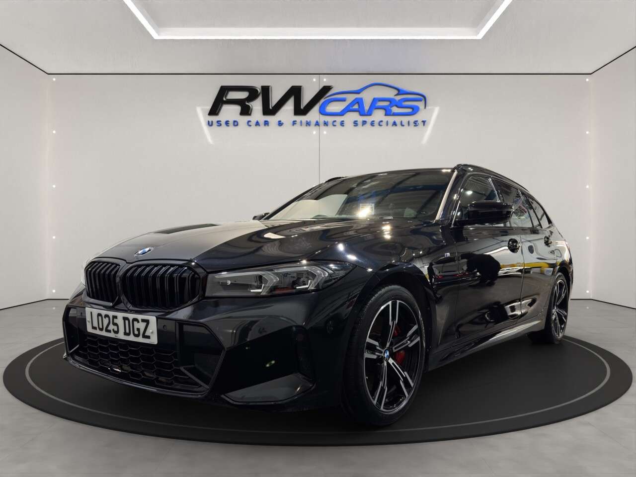 A 2025 BMW 3 SERIES 2.0 320i M Sport Touring 5dr Petrol Auto Euro 6 (s/s) (184 ps) A 2025 BMW 3 SERIES 2.0 320i M Sport Touring 5dr Petrol Auto Euro 6 (s/s) (184 ps)