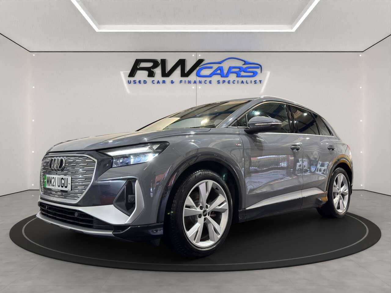 A 2021 AUDI Q4 E-TRON 35 S line SUV 5dr Electric Auto 55kWh (170 ps) A 2021 AUDI Q4 E-TRON 35 S line SUV 5dr Electric Auto 55kWh (170 ps)