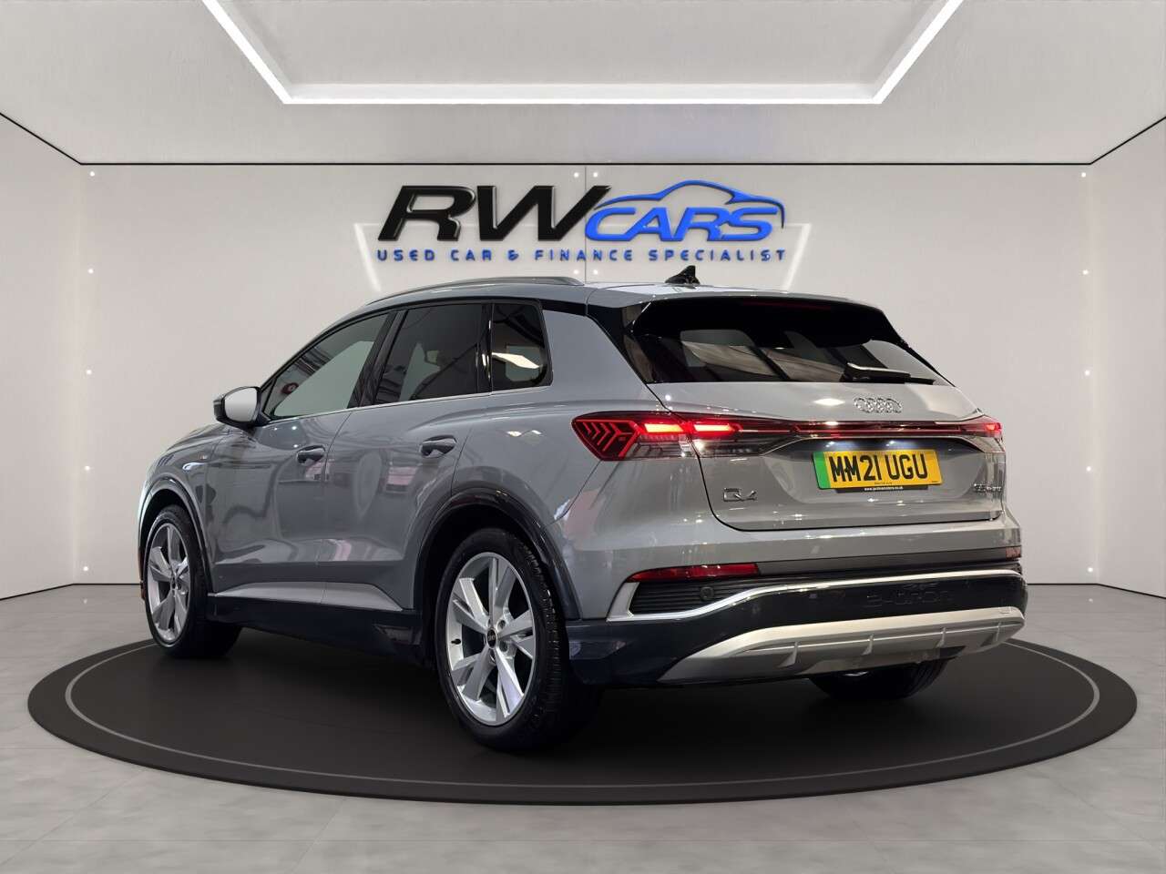 A 2021 AUDI Q4 E-TRON 35 S line SUV 5dr Electric Auto 55kWh (170 ps) A 2021 AUDI Q4 E-TRON 35 S line SUV 5dr Electric Auto 55kWh (170 ps)