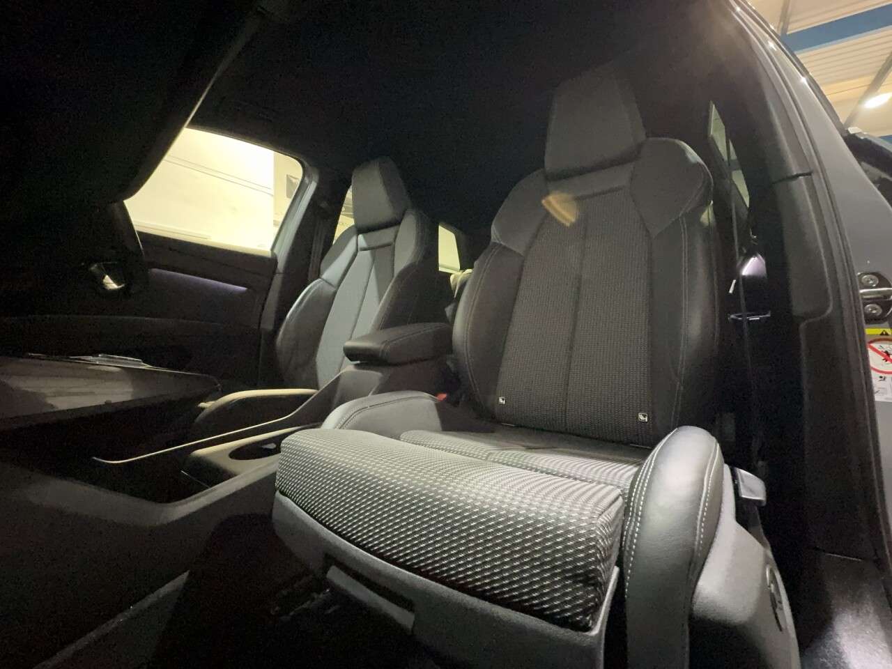 2021 AUDI Q4 E-TRON 2021 AUDI Q4 E-TRON