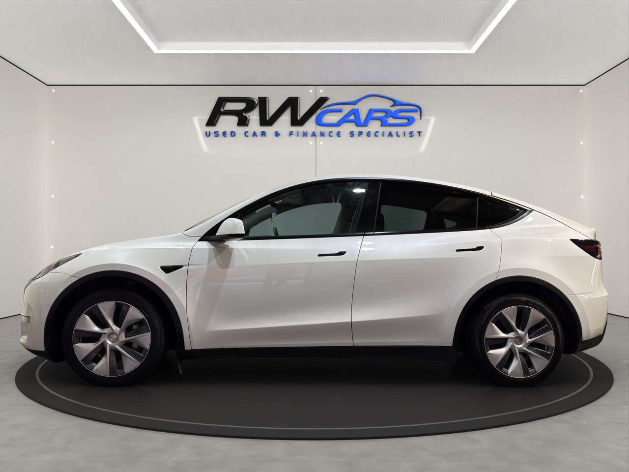 A 2022 TESLA MODEL Y (Dual Motor) Long Range SUV 5dr Electric Auto 4WDE (384 bhp) A 2022 TESLA MODEL Y (Dual Motor) Long Range SUV 5dr Electric Auto 4WDE (384 bhp)