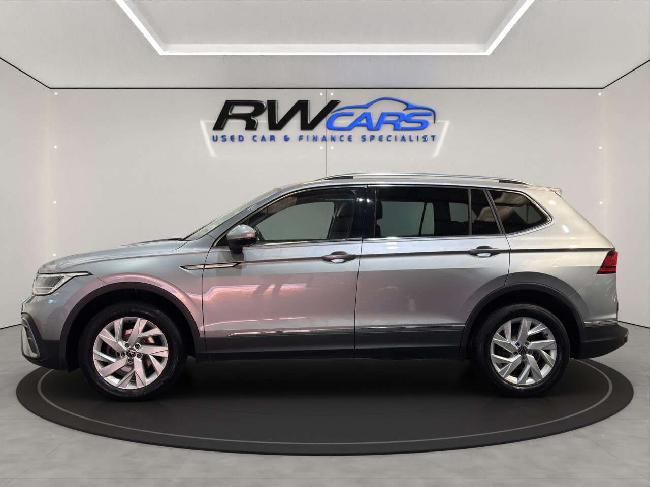 A 2023 VOLKSWAGEN TIGUAN ALLSPACE 1.5 TSI Life SUV 5dr Petrol DSG Euro 6 (s/s) (150 ps) A 2023 VOLKSWAGEN TIGUAN ALLSPACE 1.5 TSI Life SUV 5dr Petrol DSG Euro 6 (s/s) (150 ps)