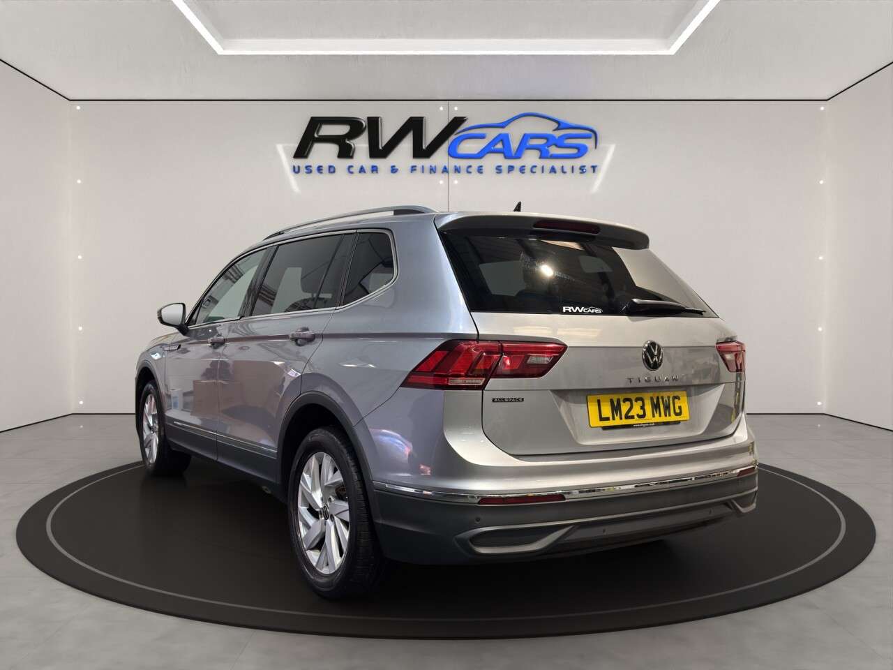 A 2023 VOLKSWAGEN TIGUAN ALLSPACE 1.5 TSI Life SUV 5dr Petrol DSG Euro 6 (s/s) (150 ps) A 2023 VOLKSWAGEN TIGUAN ALLSPACE 1.5 TSI Life SUV 5dr Petrol DSG Euro 6 (s/s) (150 ps)