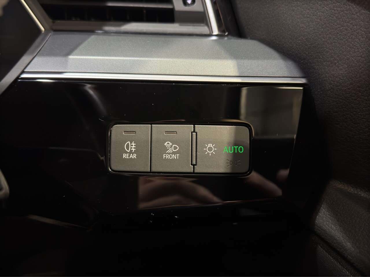 2023 AUDI Q8 E-TRON 2023 AUDI Q8 E-TRON