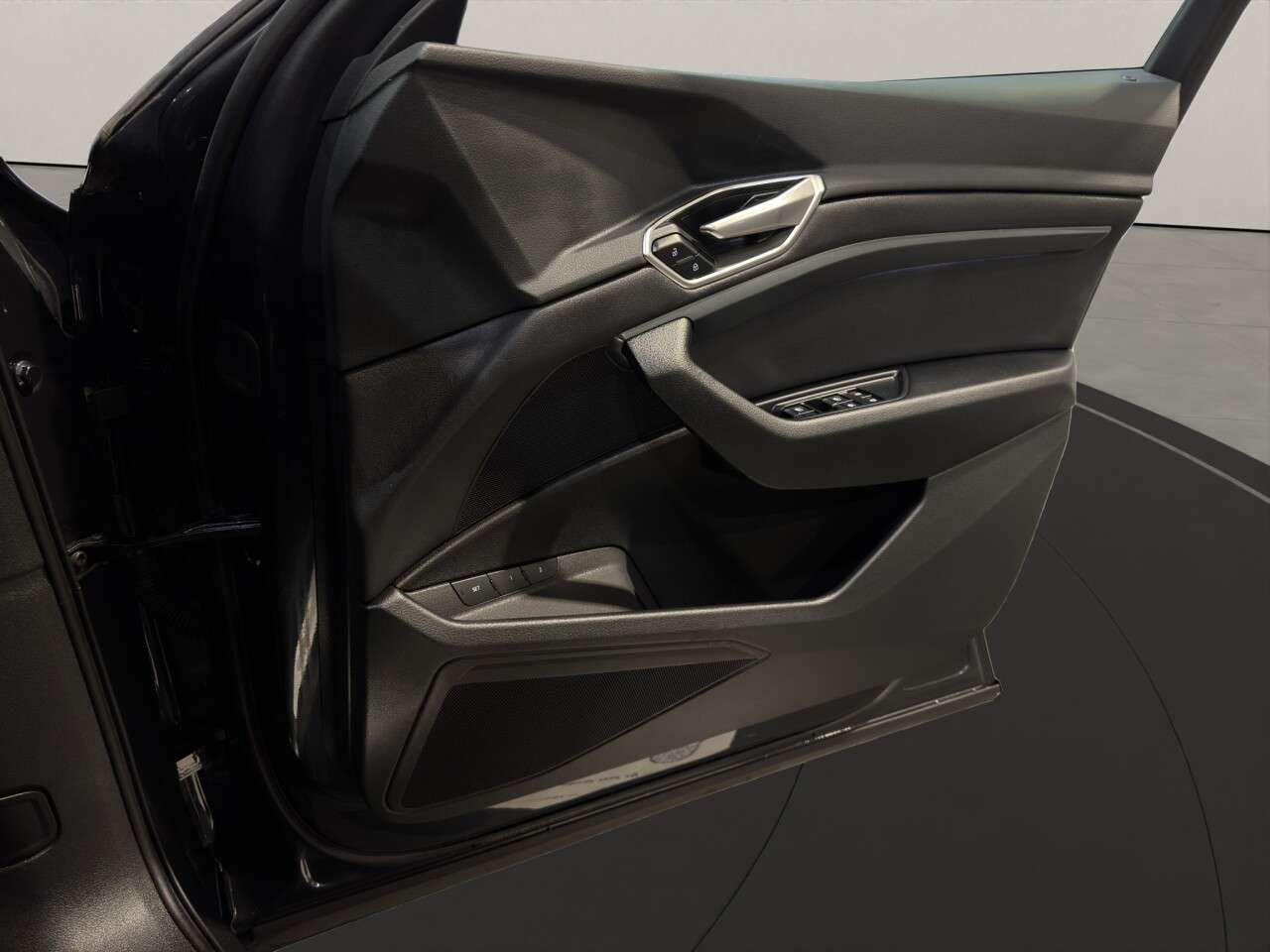 2023 AUDI Q8 E-TRON 2023 AUDI Q8 E-TRON