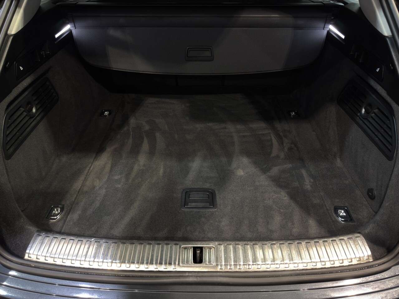 2023 AUDI Q8 E-TRON 2023 AUDI Q8 E-TRON