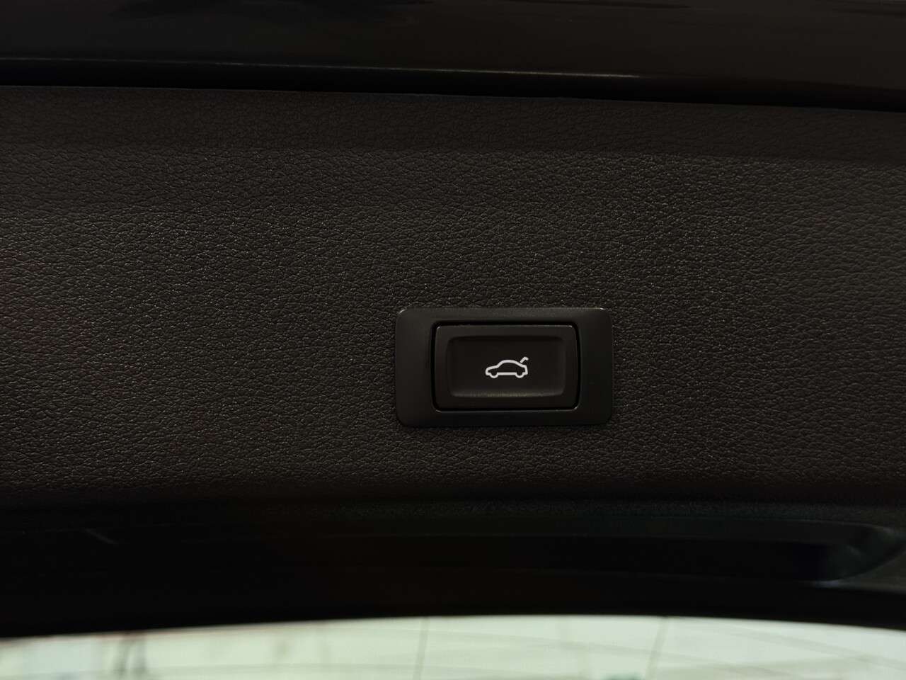 2023 AUDI Q8 E-TRON 2023 AUDI Q8 E-TRON