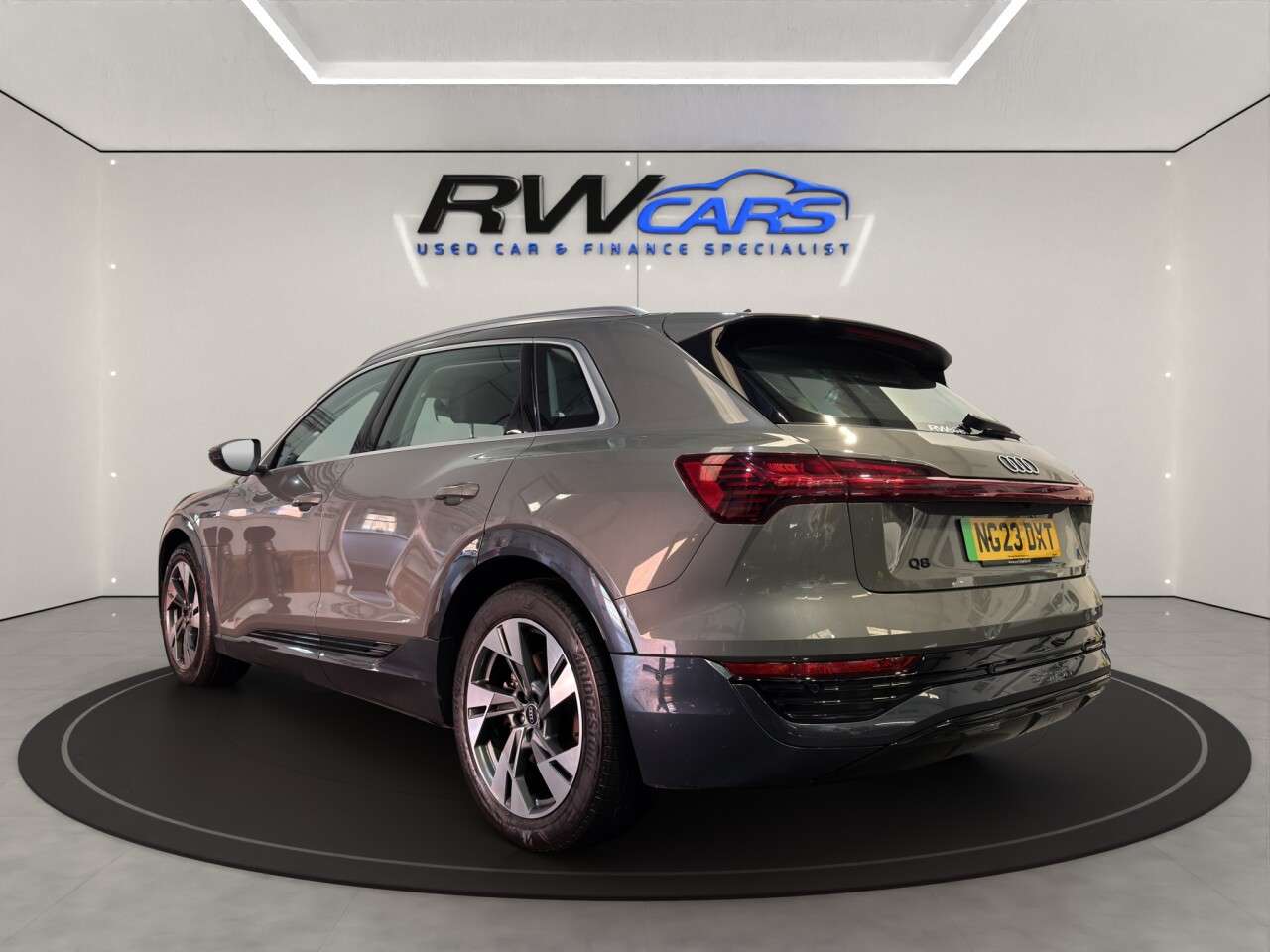 A 2023 AUDI Q8 E-TRON 50 Sport SUV 5dr Electric Auto quattro 95kWh (11kW Charger) (340 ps) A 2023 AUDI Q8 E-TRON 50 Sport SUV 5dr Electric Auto quattro 95kWh (11kW Charger) (340 ps)