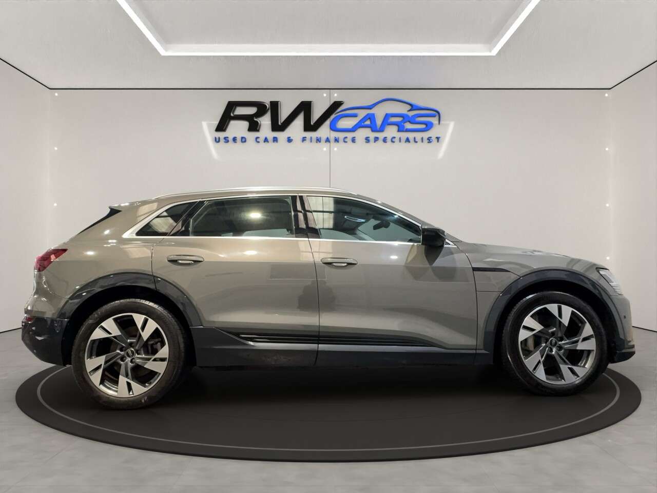 2023 AUDI Q8 E-TRON 2023 AUDI Q8 E-TRON