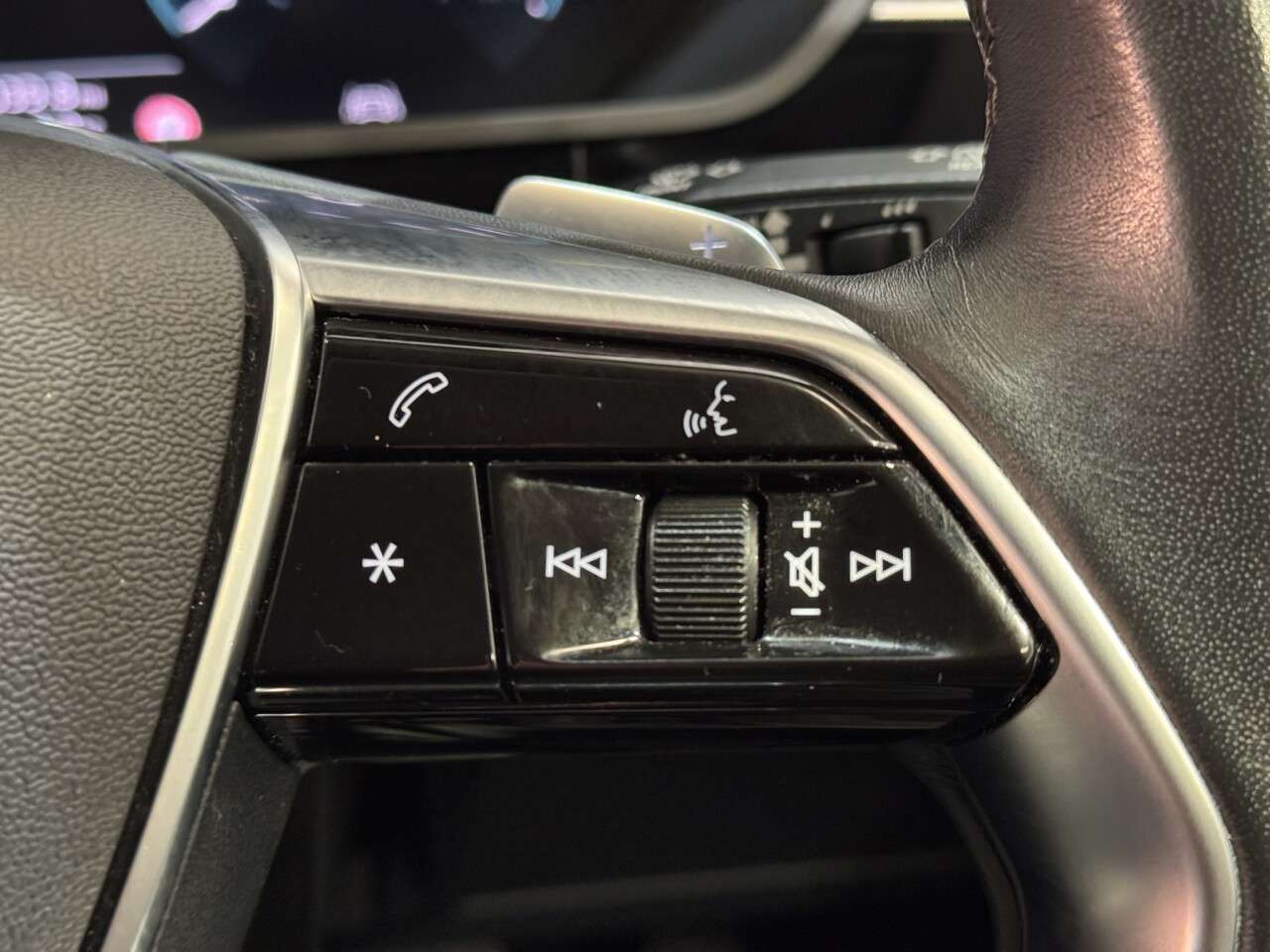 2023 AUDI Q8 E-TRON 2023 AUDI Q8 E-TRON