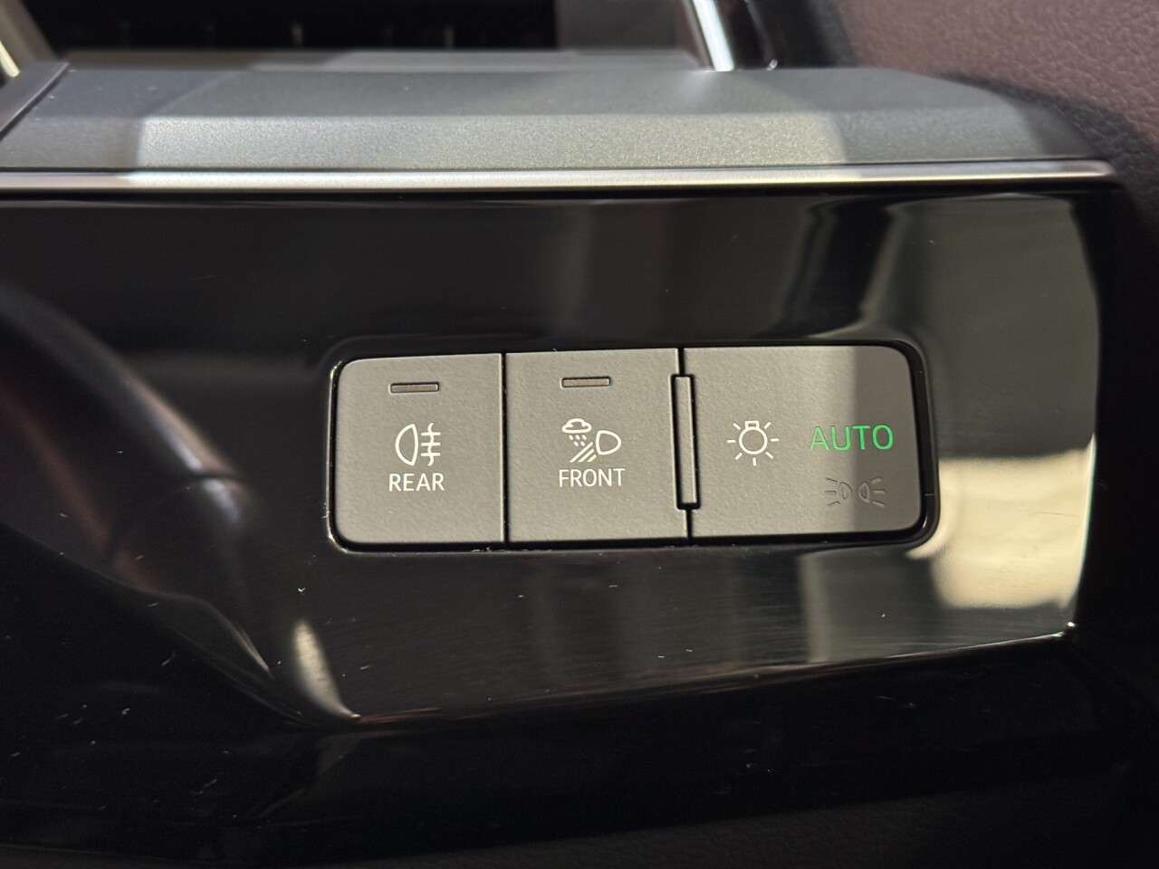 2023 AUDI Q8 E-TRON 2023 AUDI Q8 E-TRON