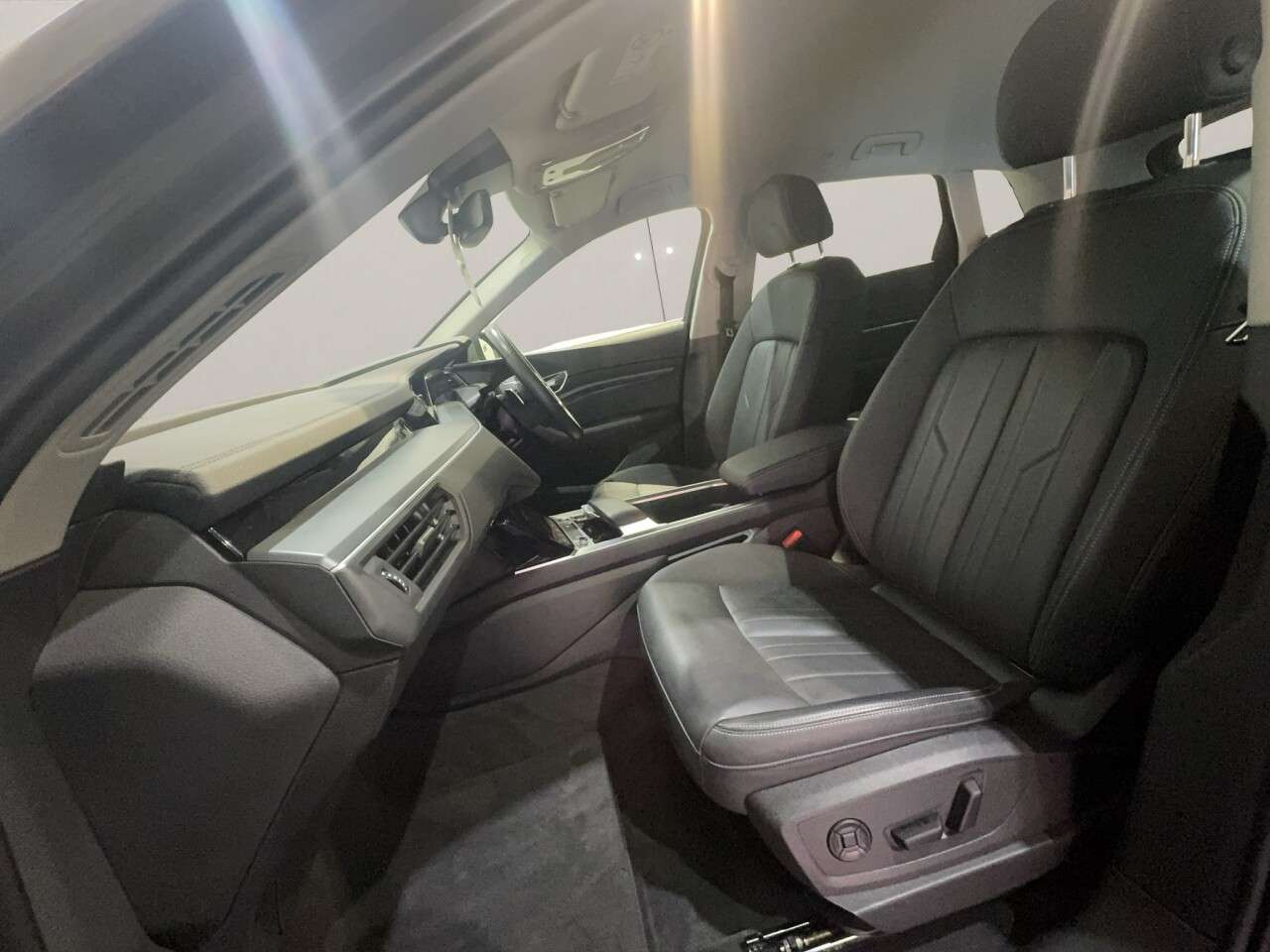 2023 AUDI Q8 E-TRON 2023 AUDI Q8 E-TRON