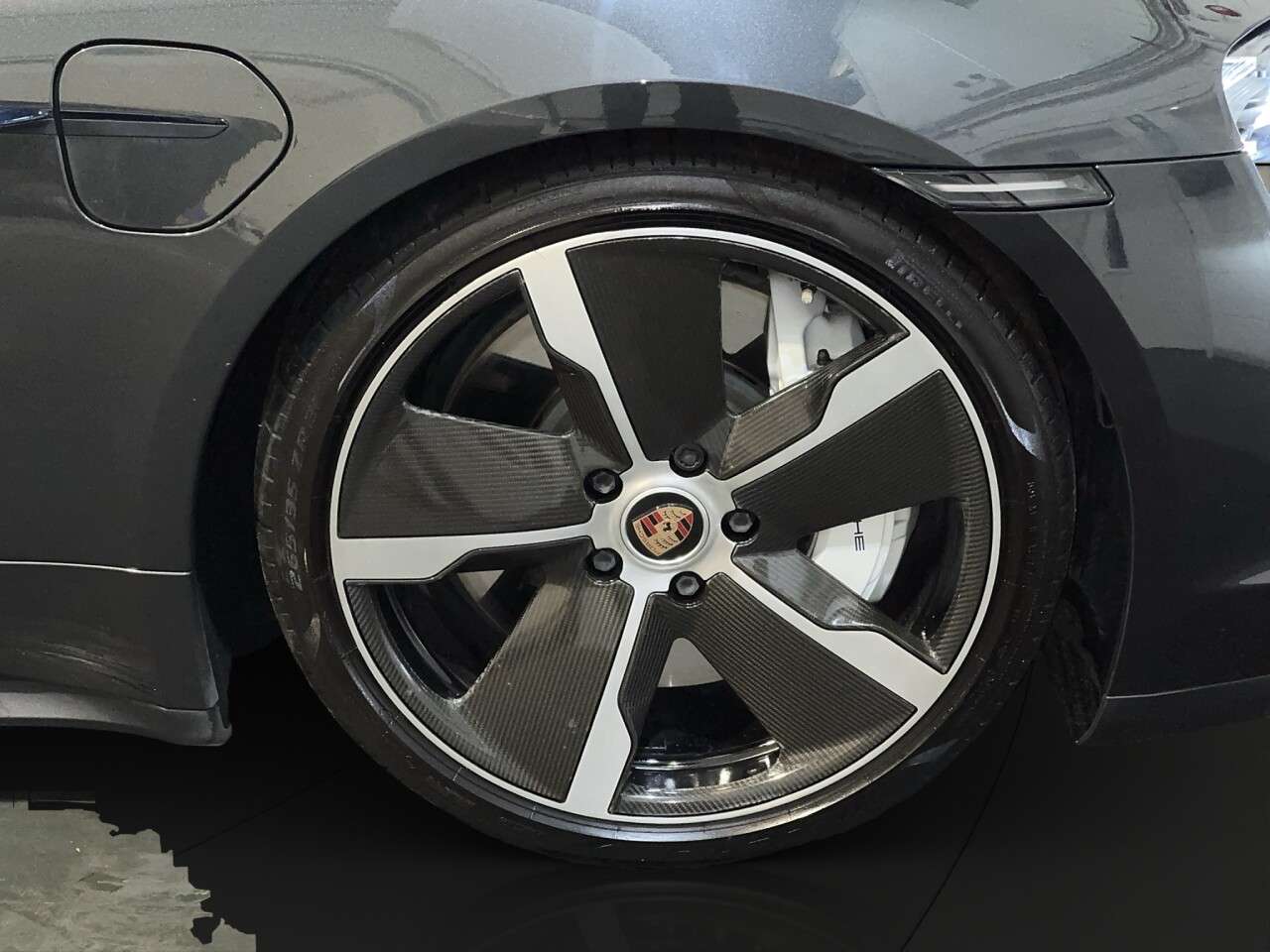 2020 PORSCHE TAYCAN 2020 PORSCHE TAYCAN