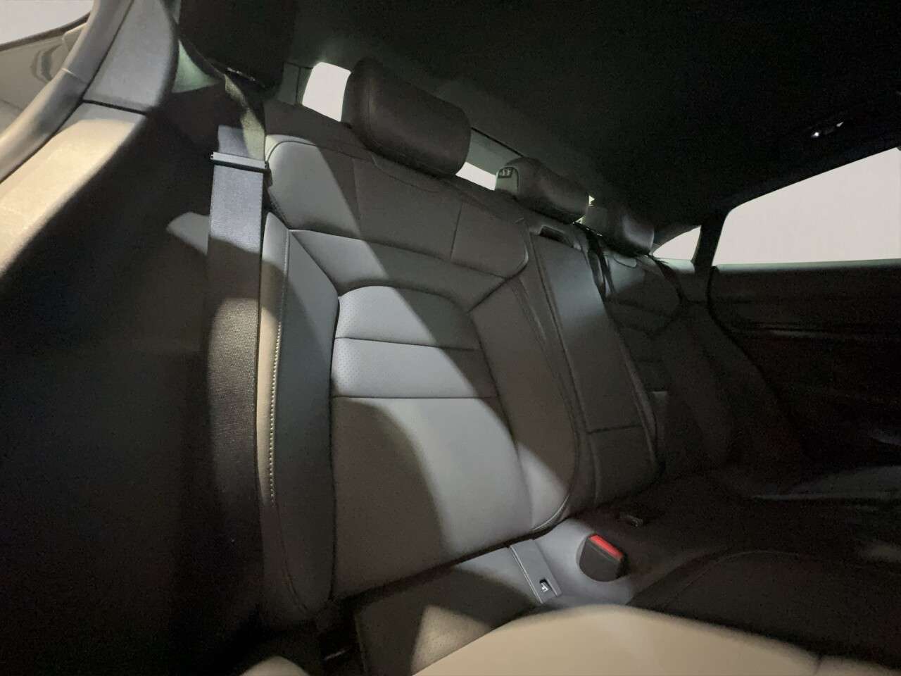 2020 PORSCHE TAYCAN 2020 PORSCHE TAYCAN