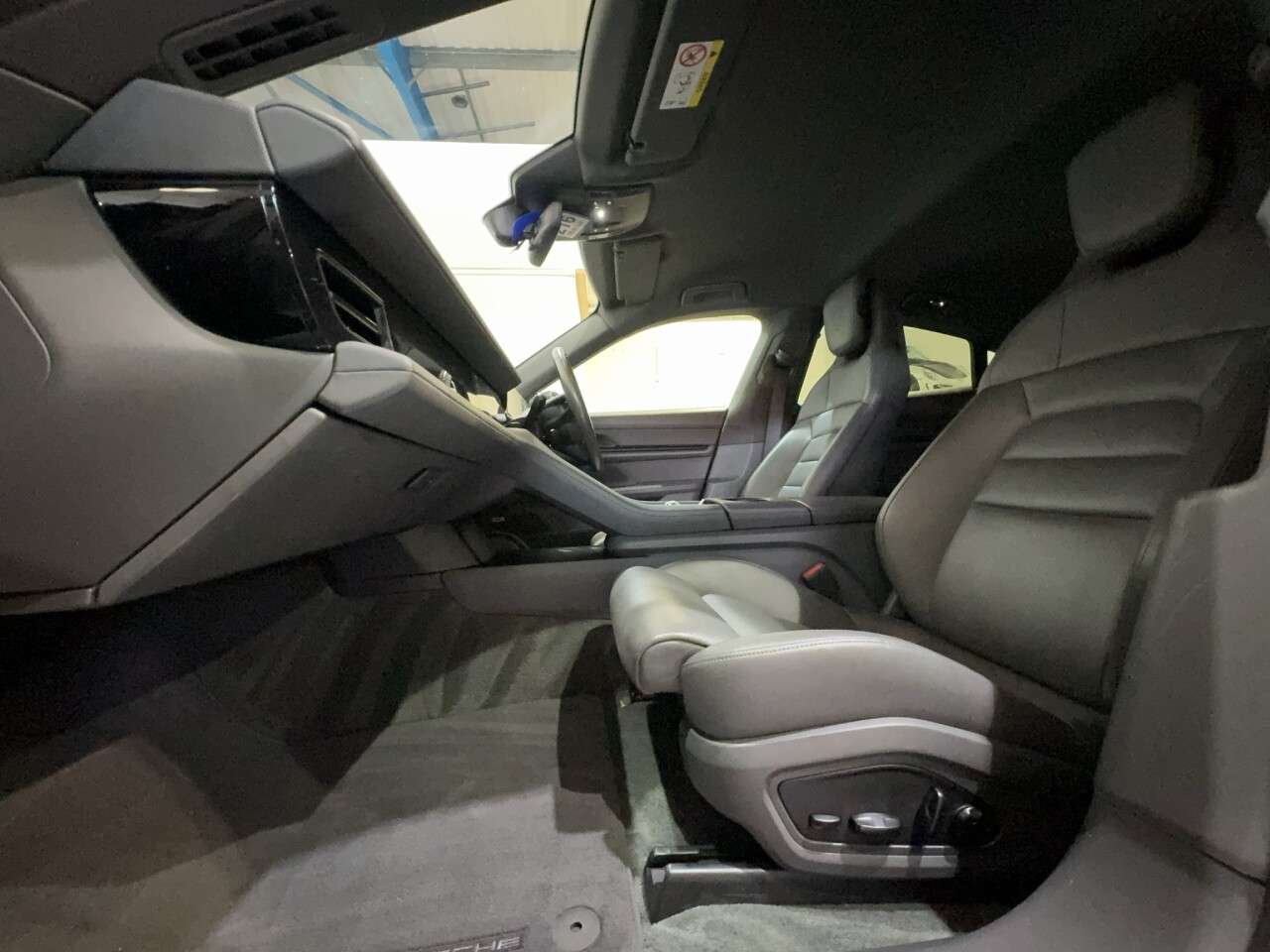 2020 PORSCHE TAYCAN 2020 PORSCHE TAYCAN
