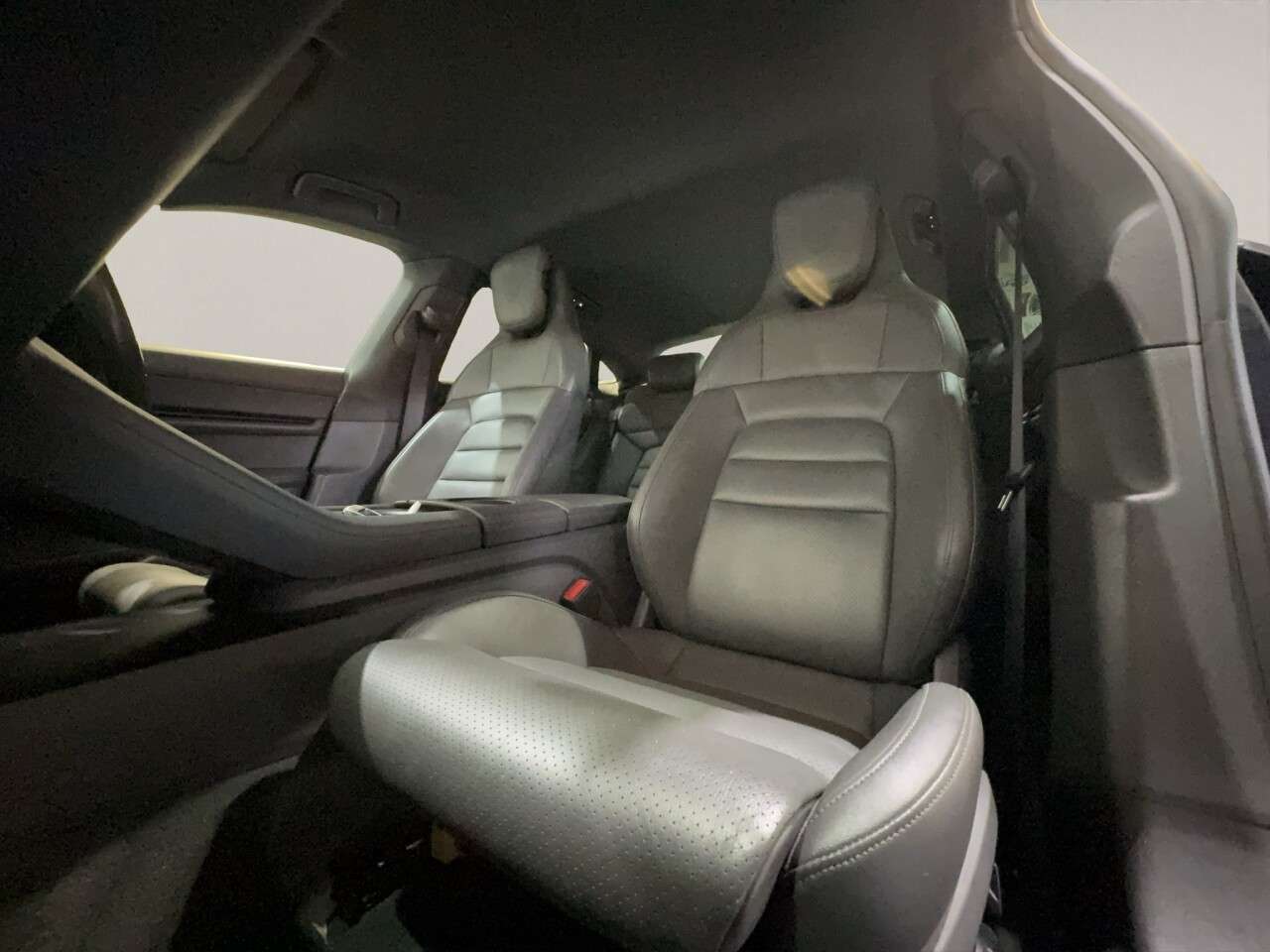 2020 PORSCHE TAYCAN 2020 PORSCHE TAYCAN