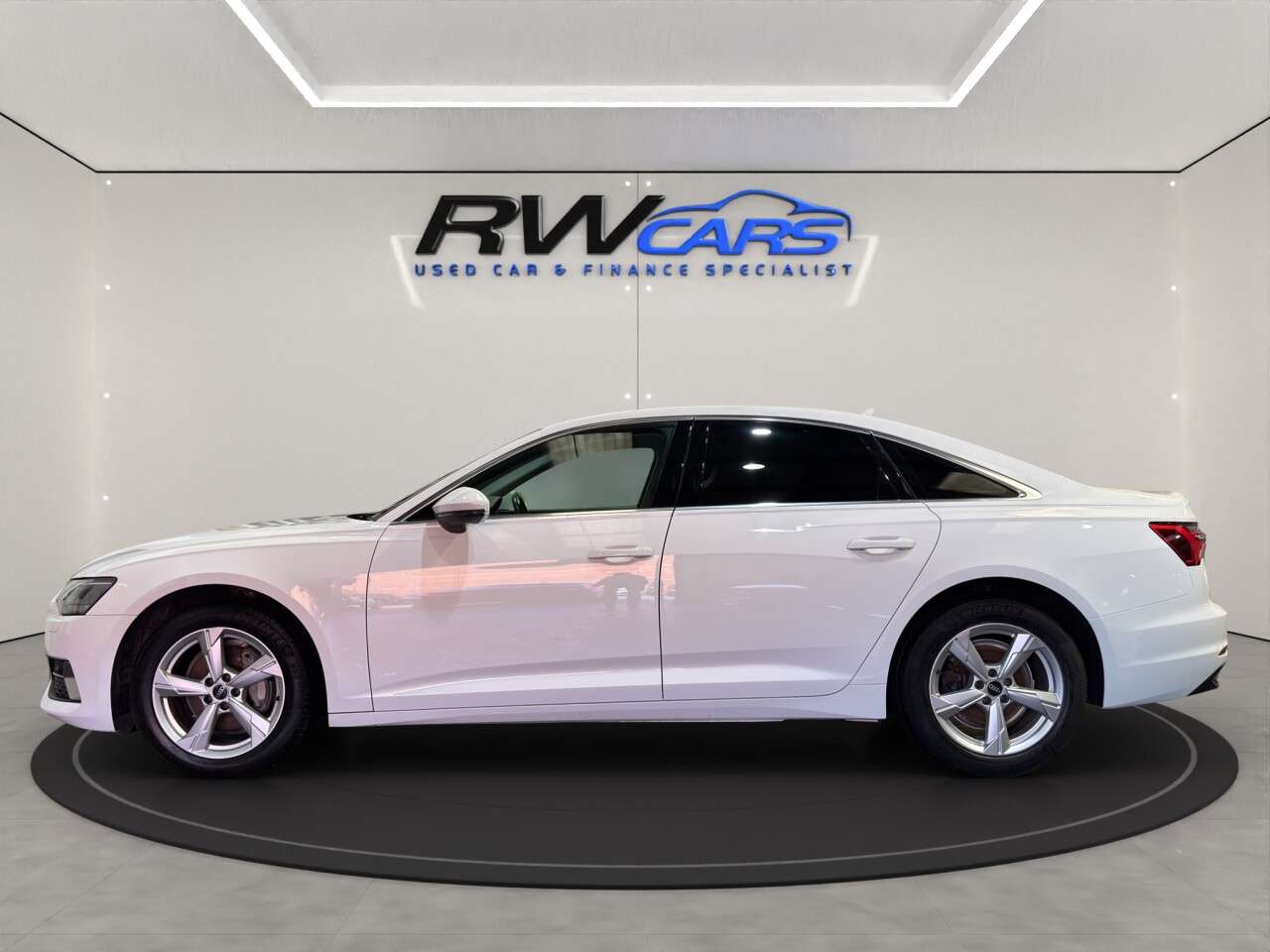 A 2022 AUDI A6 SALOON 2.0 TFSI 40 Sport Saloon 4dr Petrol S Tronic Euro 6 (s/s) (204 ps) A 2022 AUDI A6 SALOON 2.0 TFSI 40 Sport Saloon 4dr Petrol S Tronic Euro 6 (s/s) (204 ps)