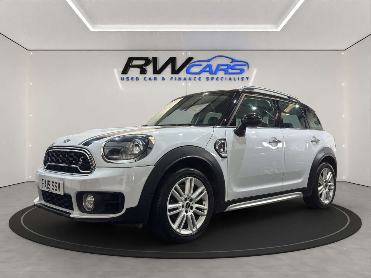 A 2019 MINI COUNTRYMAN 2.0 Cooper S Exclusive SUV 5dr Petrol Manual Euro 6 (s/s) (192 ps) A 2019 MINI COUNTRYMAN 2.0 Cooper S Exclusive SUV 5dr Petrol Manual Euro 6 (s/s) (192 ps)