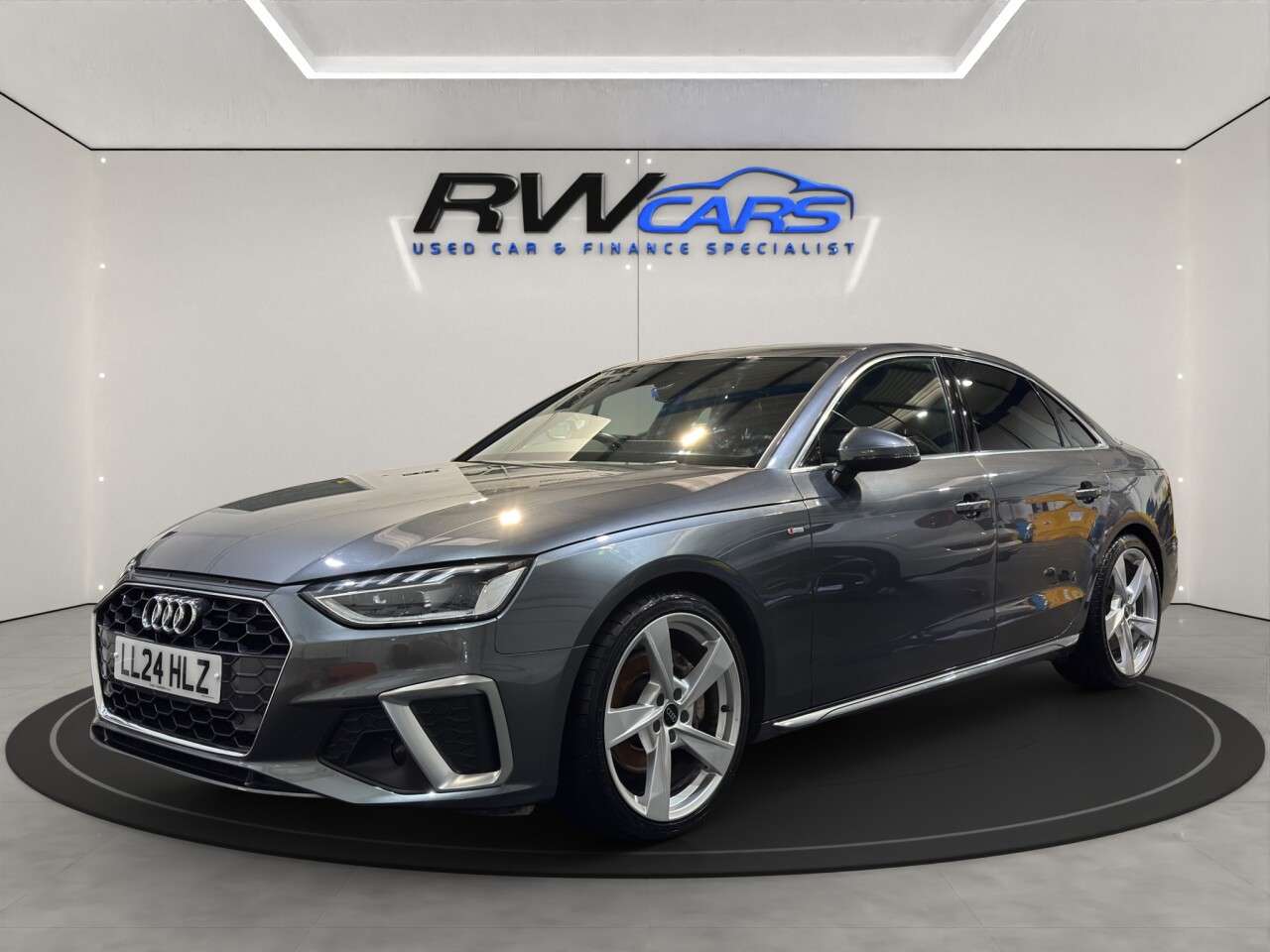 A 2024 AUDI A4 2.0 TFSI 40 S line Saloon 4dr Petrol S Tronic Euro 6 (s/s) (204 ps) A 2024 AUDI A4 2.0 TFSI 40 S line Saloon 4dr Petrol S Tronic Euro 6 (s/s) (204 ps)